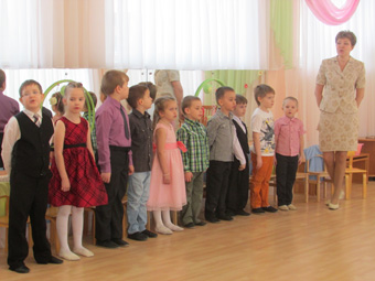 praznichnye-utrennikiko-dn-8-marta1