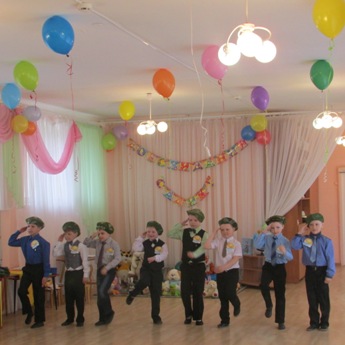 vypusknoj-gruppy-tsveiochnyj-gorod8