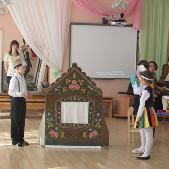 detskij-sad-lumikello-igraem-v-teatr11